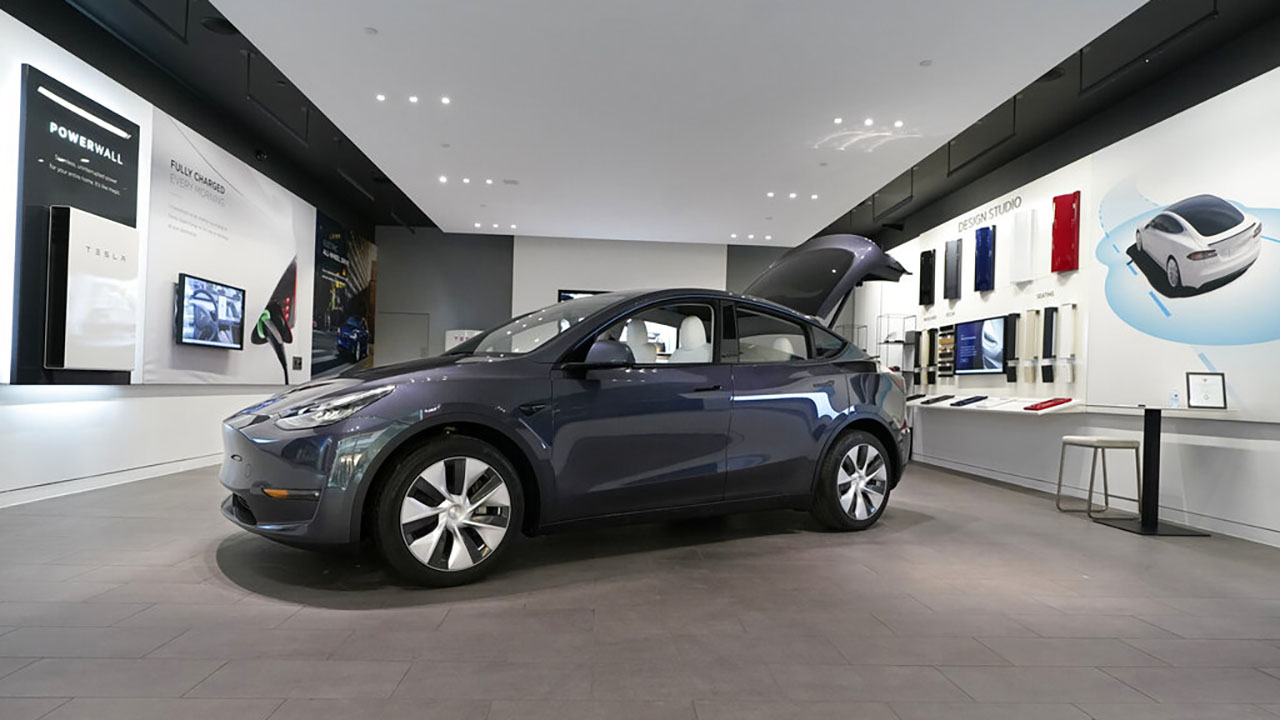 Finanso News Tesla steering wheels falling off Model Y Reports under